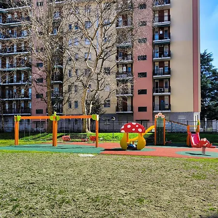 Apartment Elegance & Relax - Tennis, Child Park, 20 Minutes From Duomo Milan